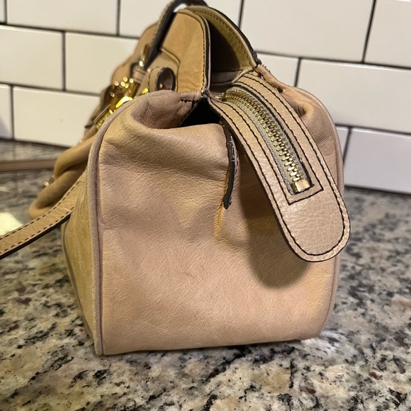 Guess collection Tan crossbody hand Bag - Picture 2 of 10